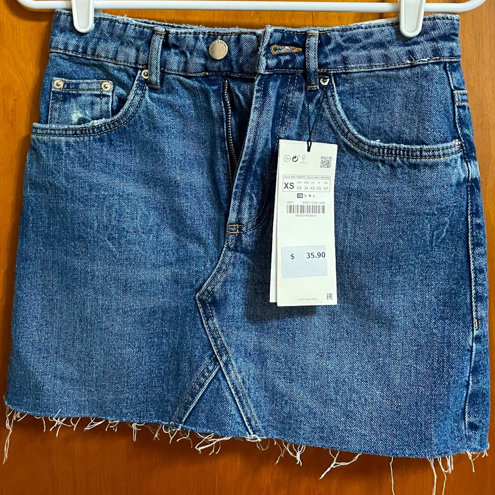 NWT ZARA Mid Rise Denim Skirt